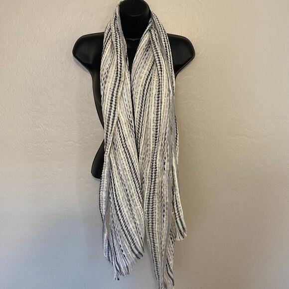 NWT Scarf Black White Gold Made in India Shimmer Boho Minimalist Chic - Picture 2 of 2